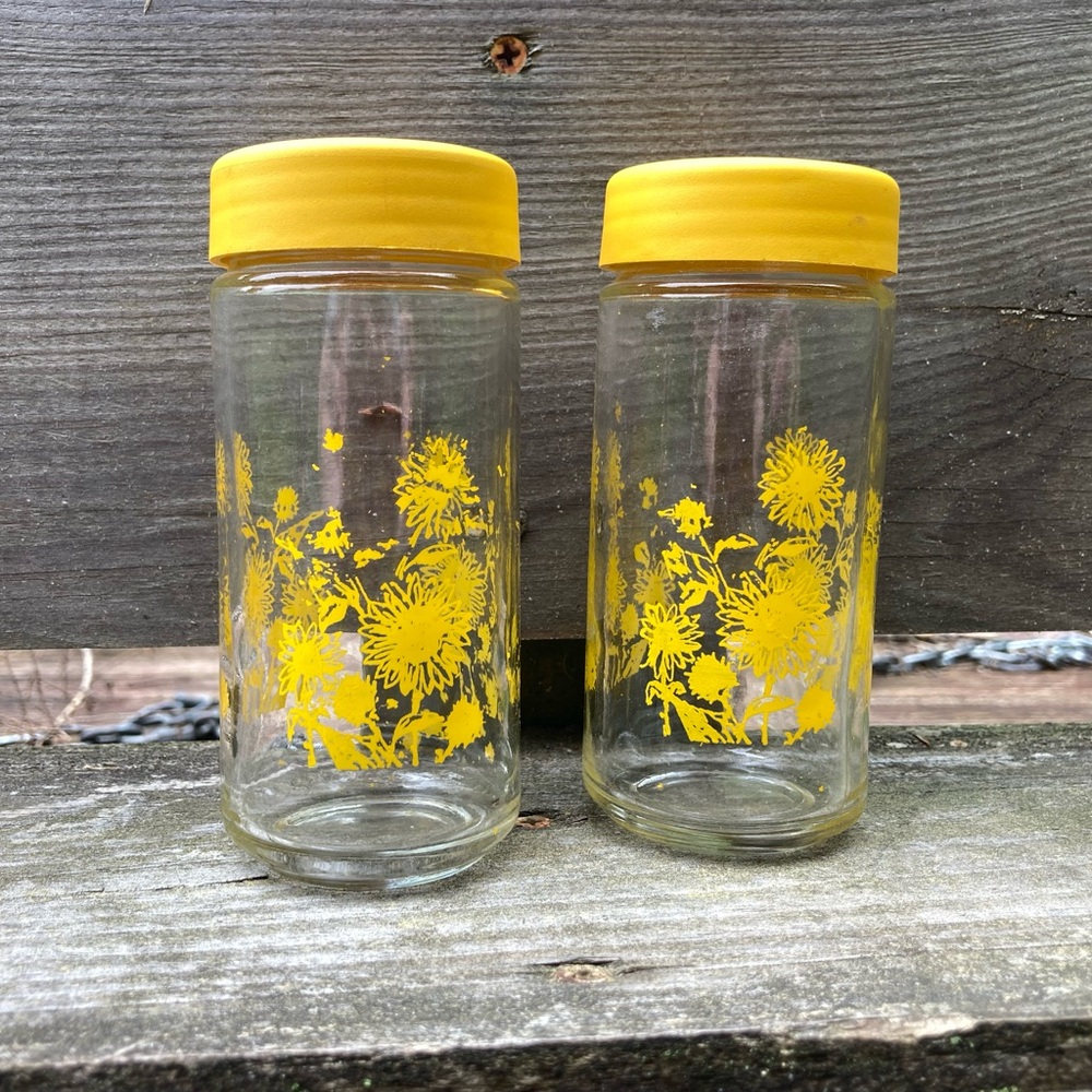 Vintage Glass Salt and Pepper Shakers with Yellow Sunflowers Print and Tops! - Picture 2 of 12